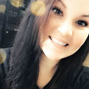 Meet your Posher, Corina